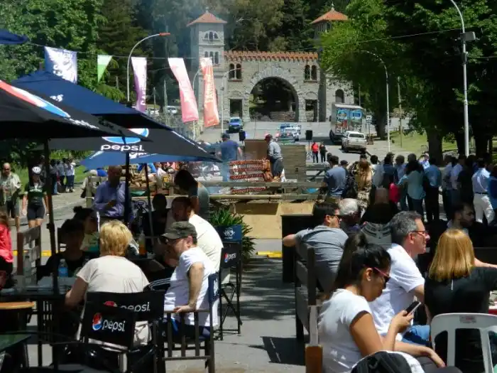 Lunghi destacó la apuesta a la  producción y la participación