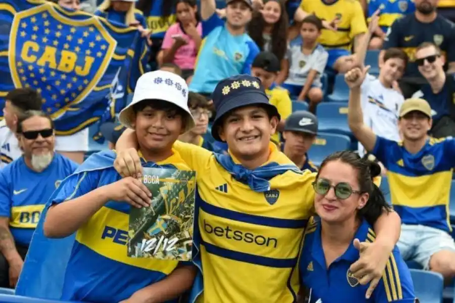 Boca festejo el "Día del hincha" y cerró su primer refuerzo