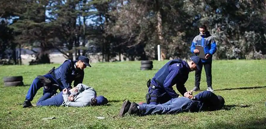 Sólo 20 egresados de la Escuela de Policía quedarán en la ciudad