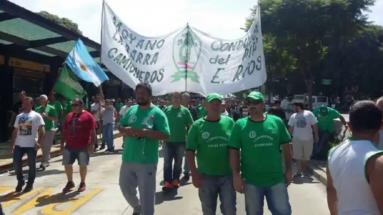 Los camioneros entrerrianos cerraron la paritaria en un 26.5%