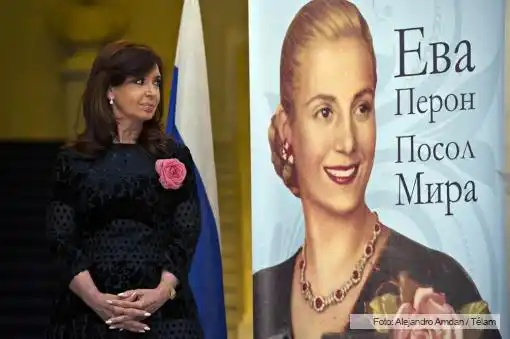 Cristina inauguró muestra de Evita en Moscú