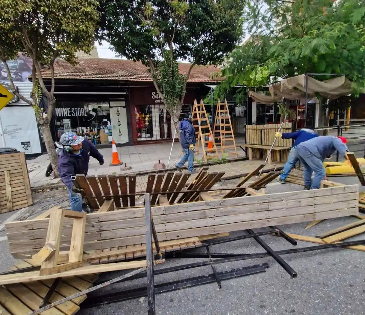 Cardoso manifestó que algunos juntaban basura y otros eran usados por indigentes para dormir.