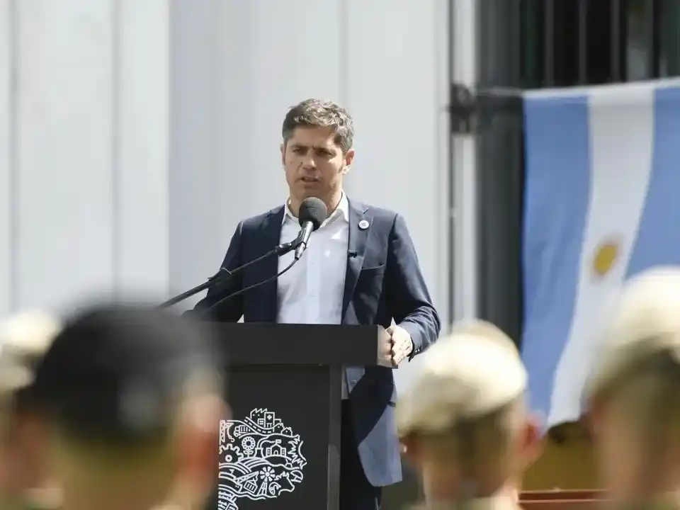 “Milei cuida un solo empleo, el de Adorni”, sostuvo Axel Kicillof