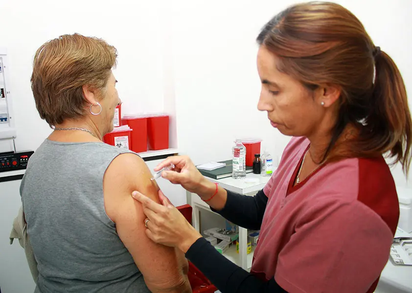 La campaña anual de vacunación antigripal sumó a los afiliados del PAMI