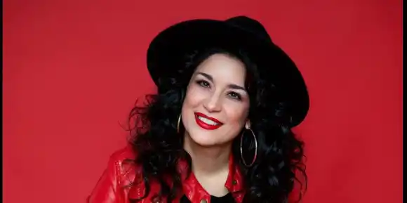 ¡LO VUELVE A HACER! Karina genera polémica por este acto (Video)