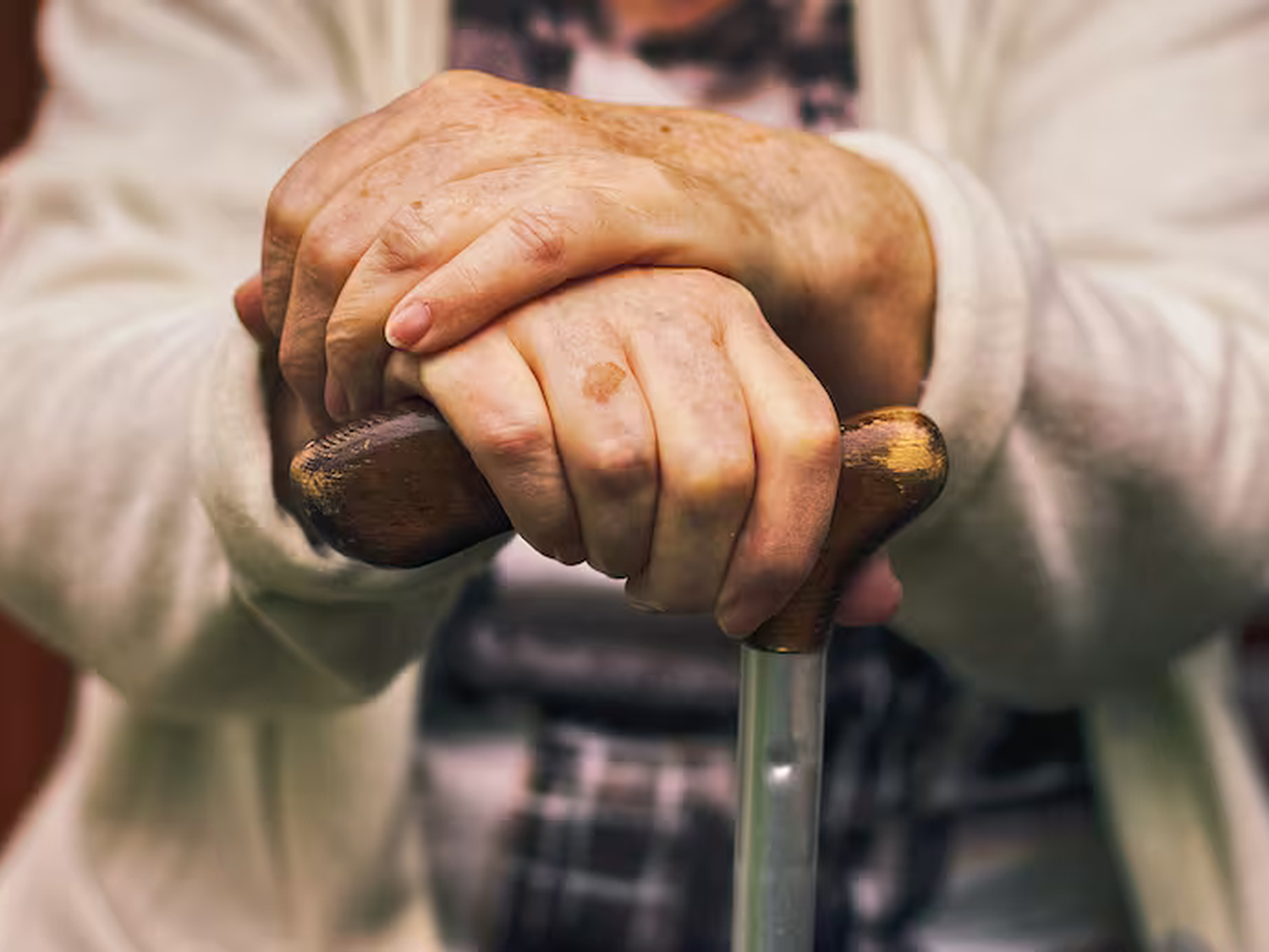 Jubilados y pensionados: cómo y cuándo cobran el bono extraordinario de abril 2025