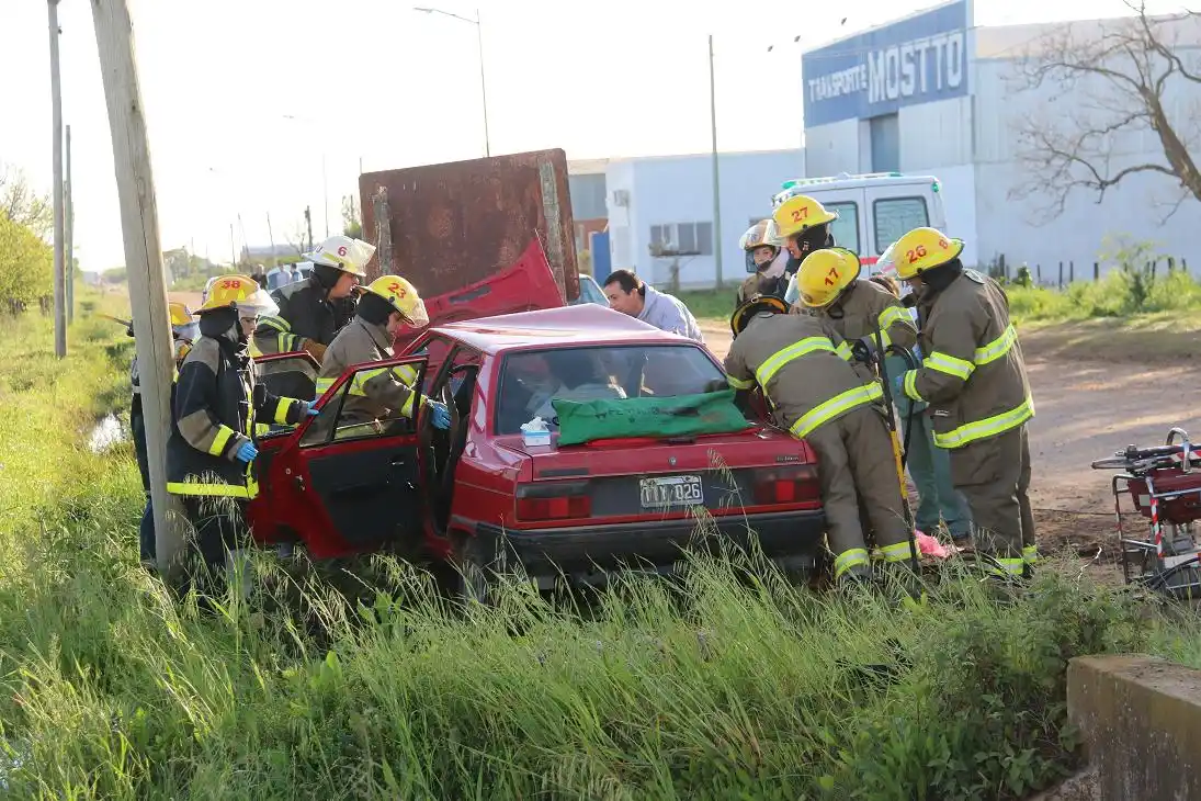 Urdinarrain: Cuatro heridos tras violento choque  