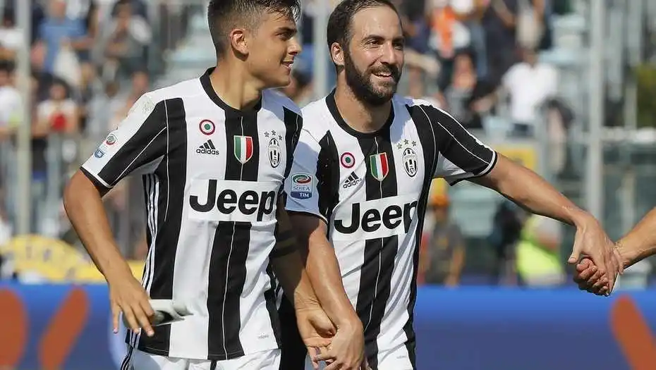 Goles de Higuaín y Dybala en la derrota de Juventus