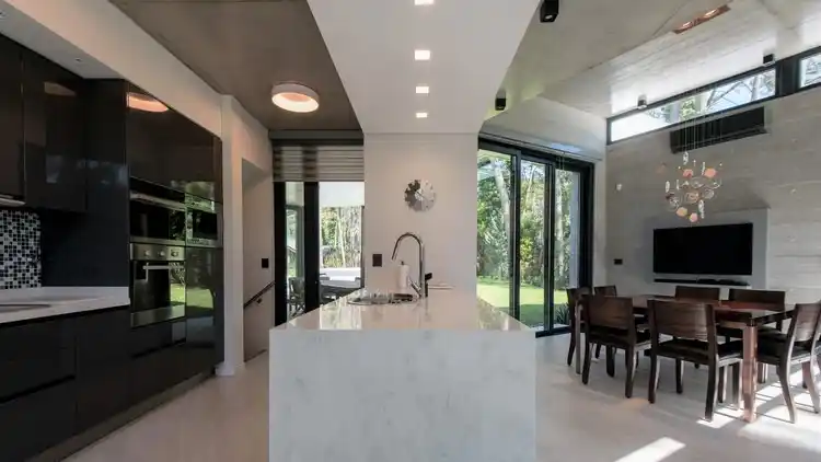 Isla en la cocina integrada. Arquitectura 3