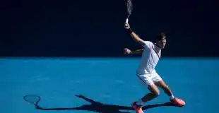 Abierto de Australia: Djokovic falló, Federer no