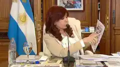 Rodeada de militantes, Cristina Kirchner llegó al Congreso desde donde hizo su "derecho de defensa"