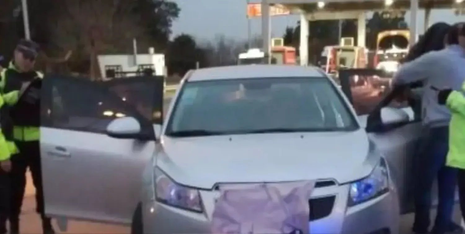 Circulaban en zigzag, los chequean y descubren 1,5 kilos de cocaína