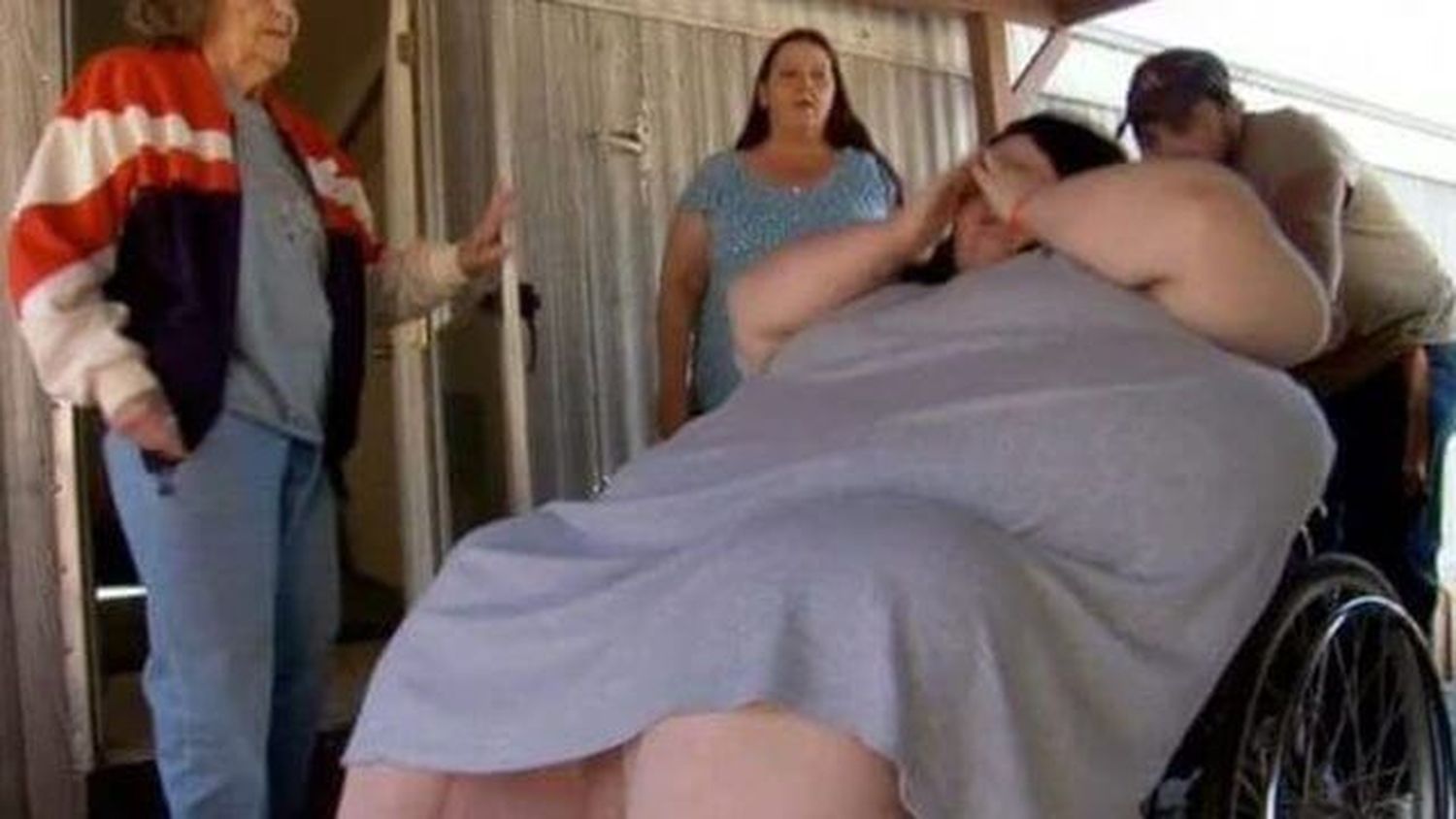 Impactante: una mujer obesa dio a luz a un bebé gigante