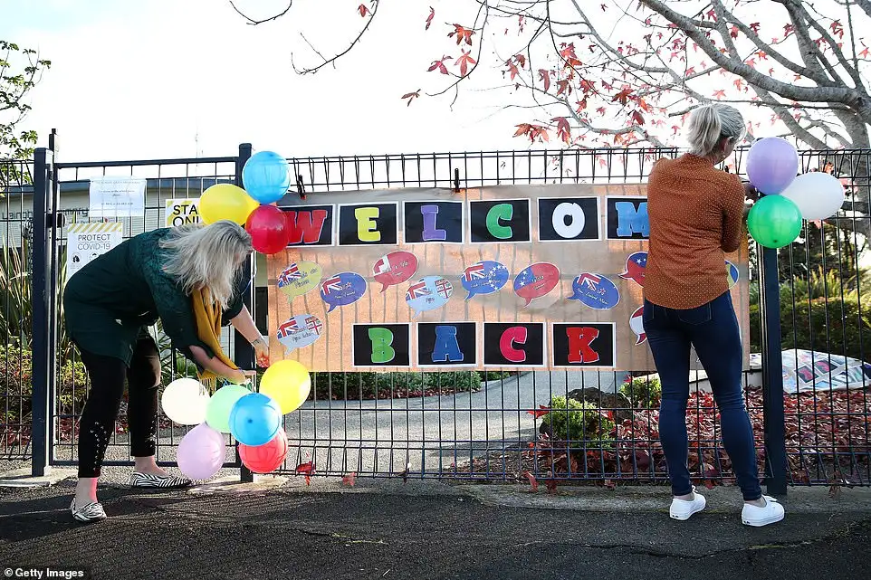 Miles de niños vuelven a clase en Nueva Zelanda tras dos meses de confinamiento 