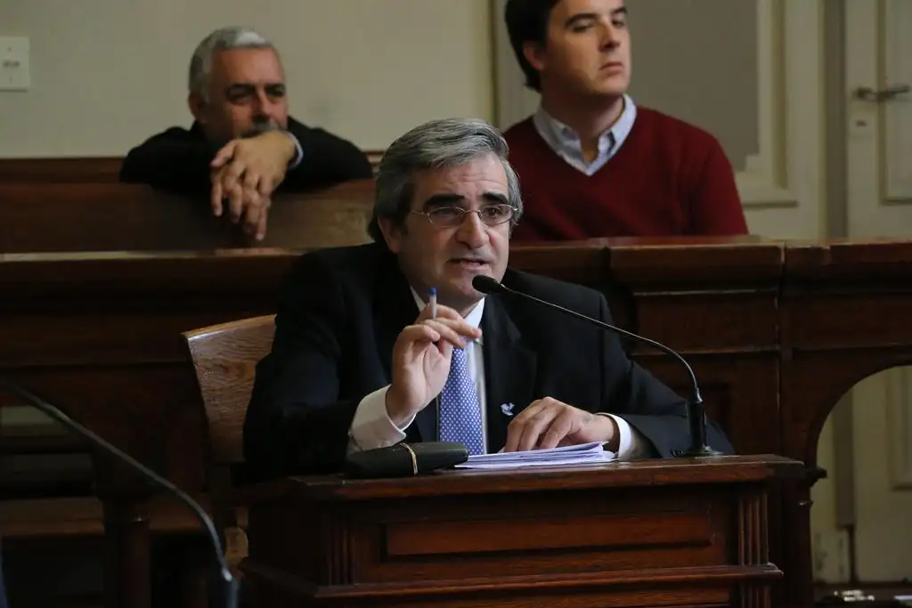 Refutan las críticas de la oposición sobre las condiciones del crédito