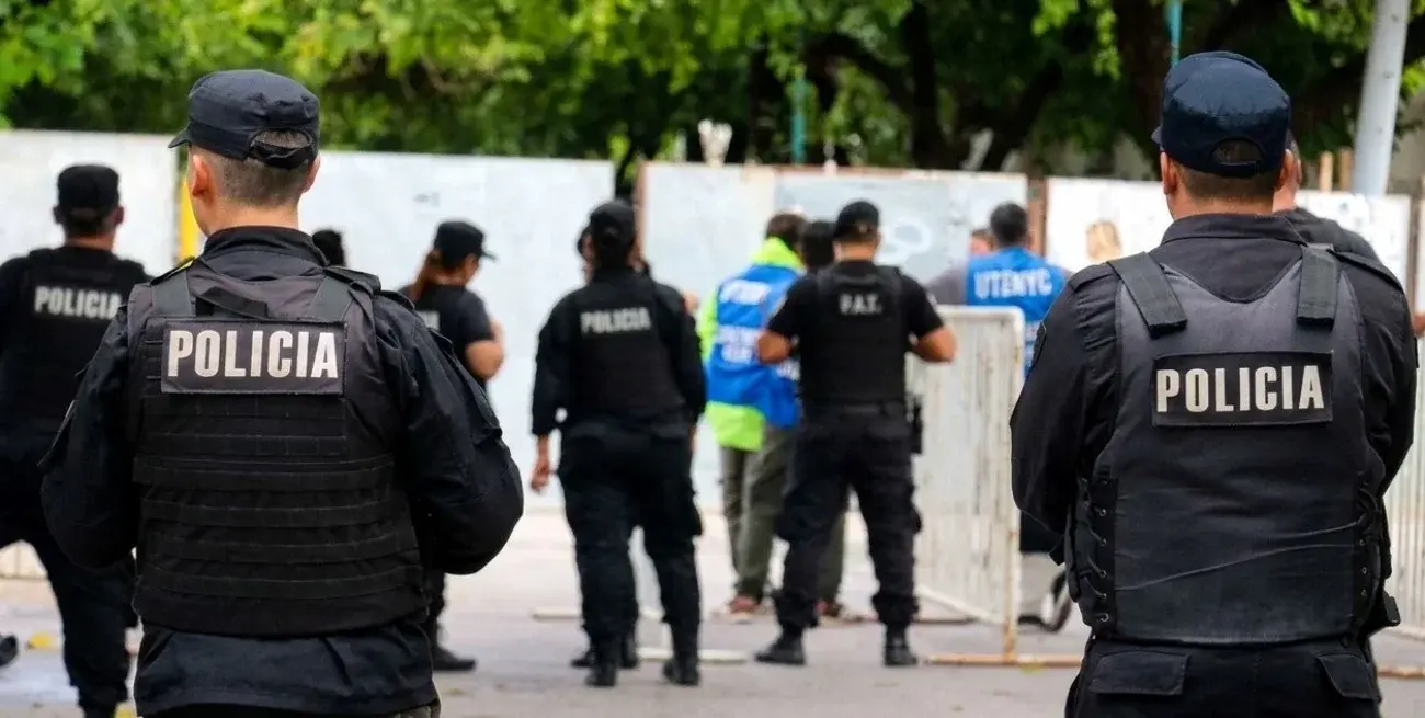 Tres policías de Santa Fe fueron expulsados de la fuerza tras una condena por apremios ilegales