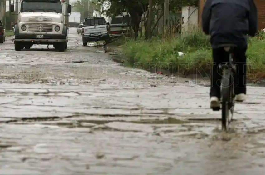 "Hace más de un año que pedimos que termine el arreglo de calles"