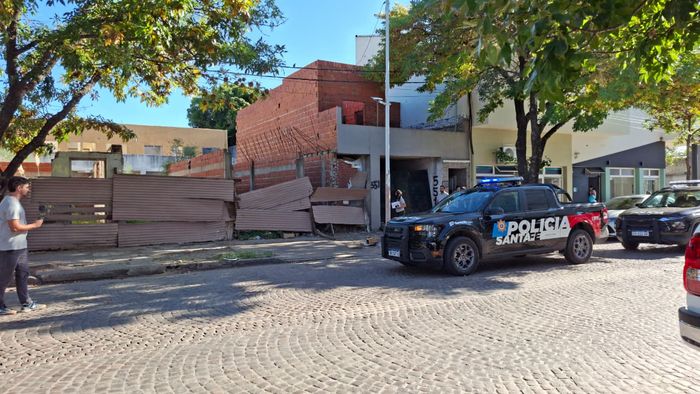 ÚLTIMO MOMENTO | Despliegue policial y corte de tránsito por un operativo de desalojo en Avenida Mitre - 4
