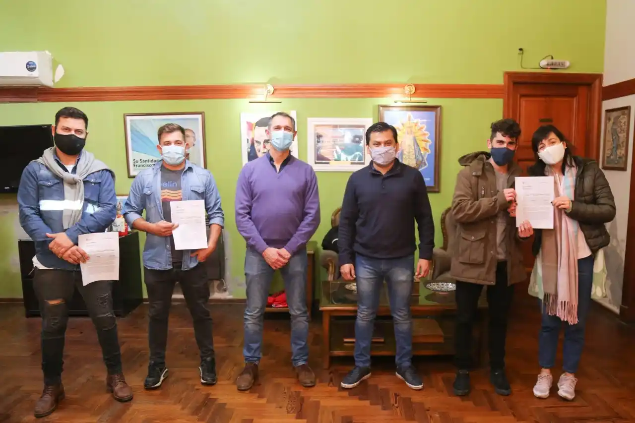 Tras la polémica y las denuncias, firmaron los 45 sampedrinos beneficiados del Procrear