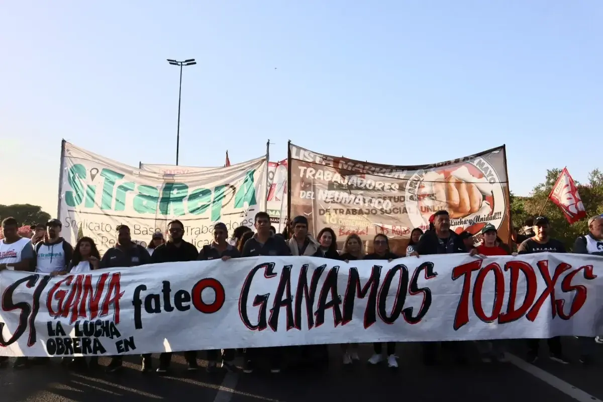 "Al escudo de Kicillof le entraron todas las balas": trabajadores de FATE protestan por el posible desalojo de la planta