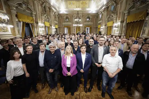 Kicillof en el Día de la Soberanía: Criticó las negociaciones "de rodillas" con otros países