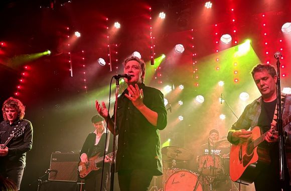 Ella es tan Cargosa vuelve a San Pedro para el festival Isla Mía Rockland