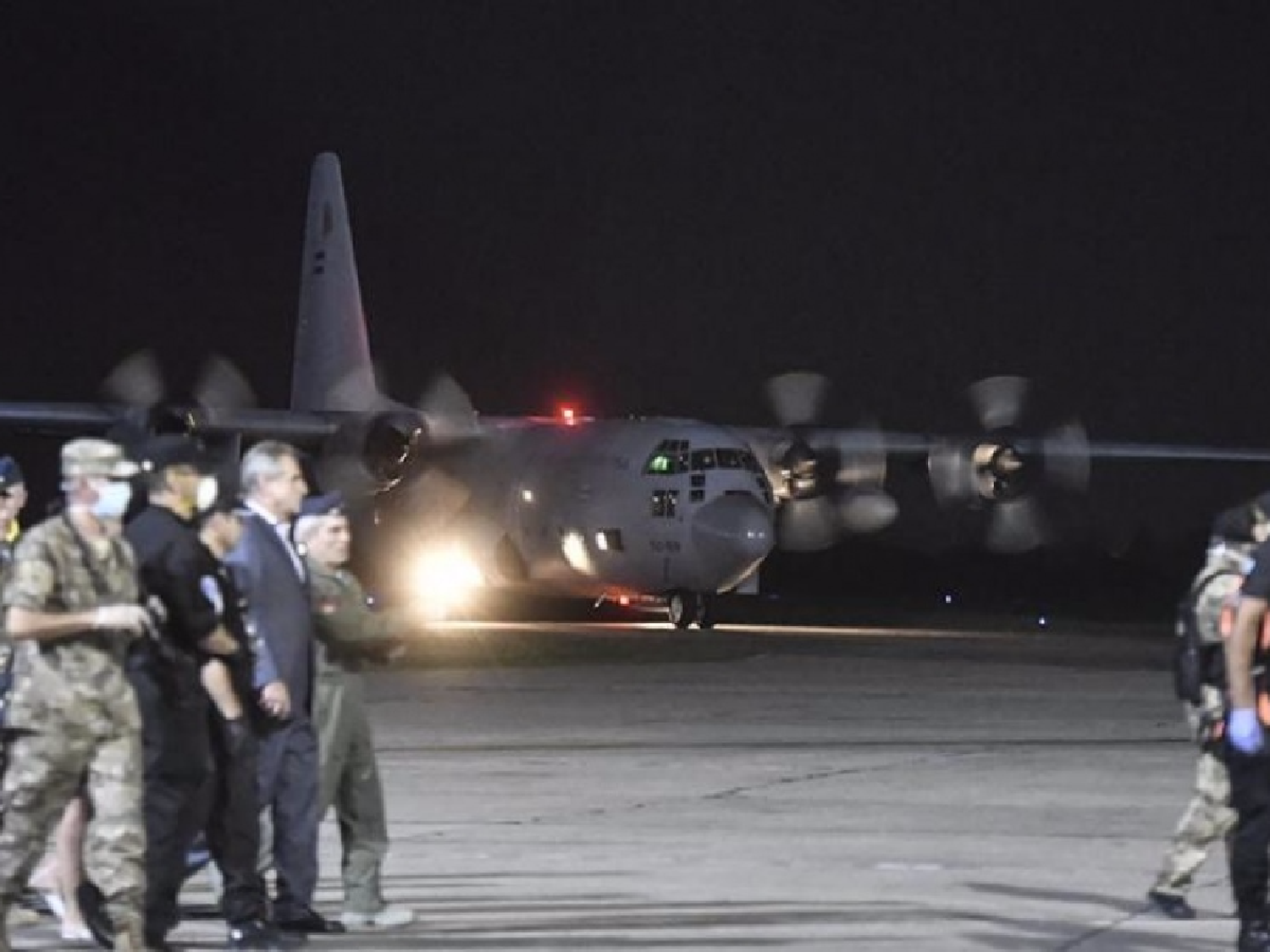 Solá aseguró que ya retornaron a Argentina más de 150 mil personas por vía terrestre o por avión