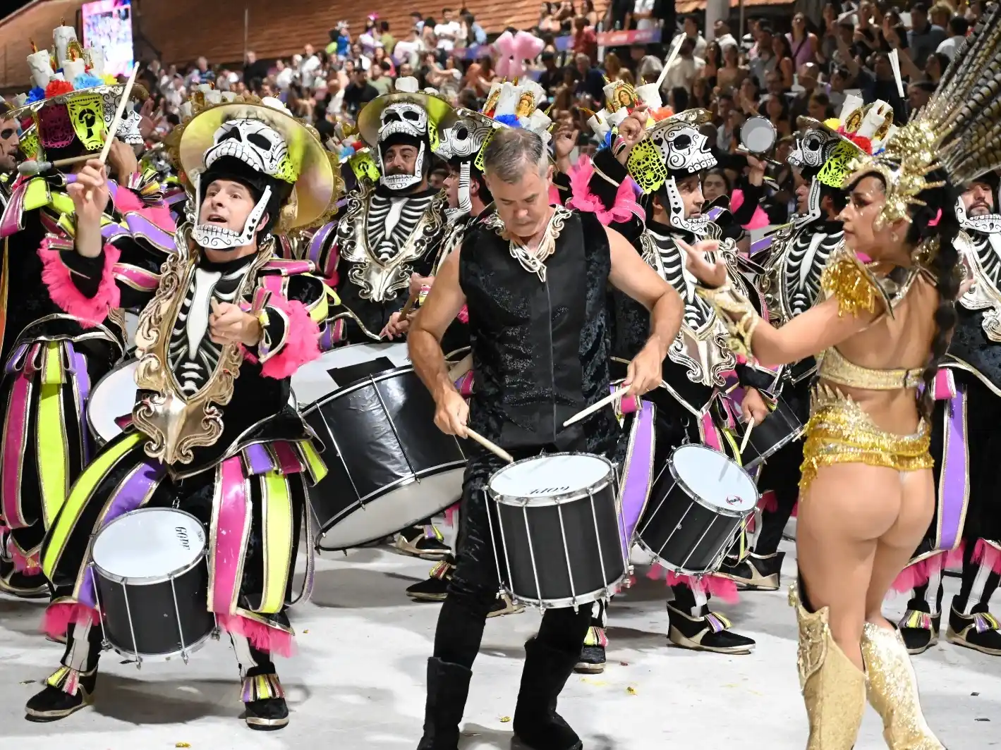 Papelitos abrirá la pasarela del Corsódromo con toda la magia del Carnaval en la última noche de enero