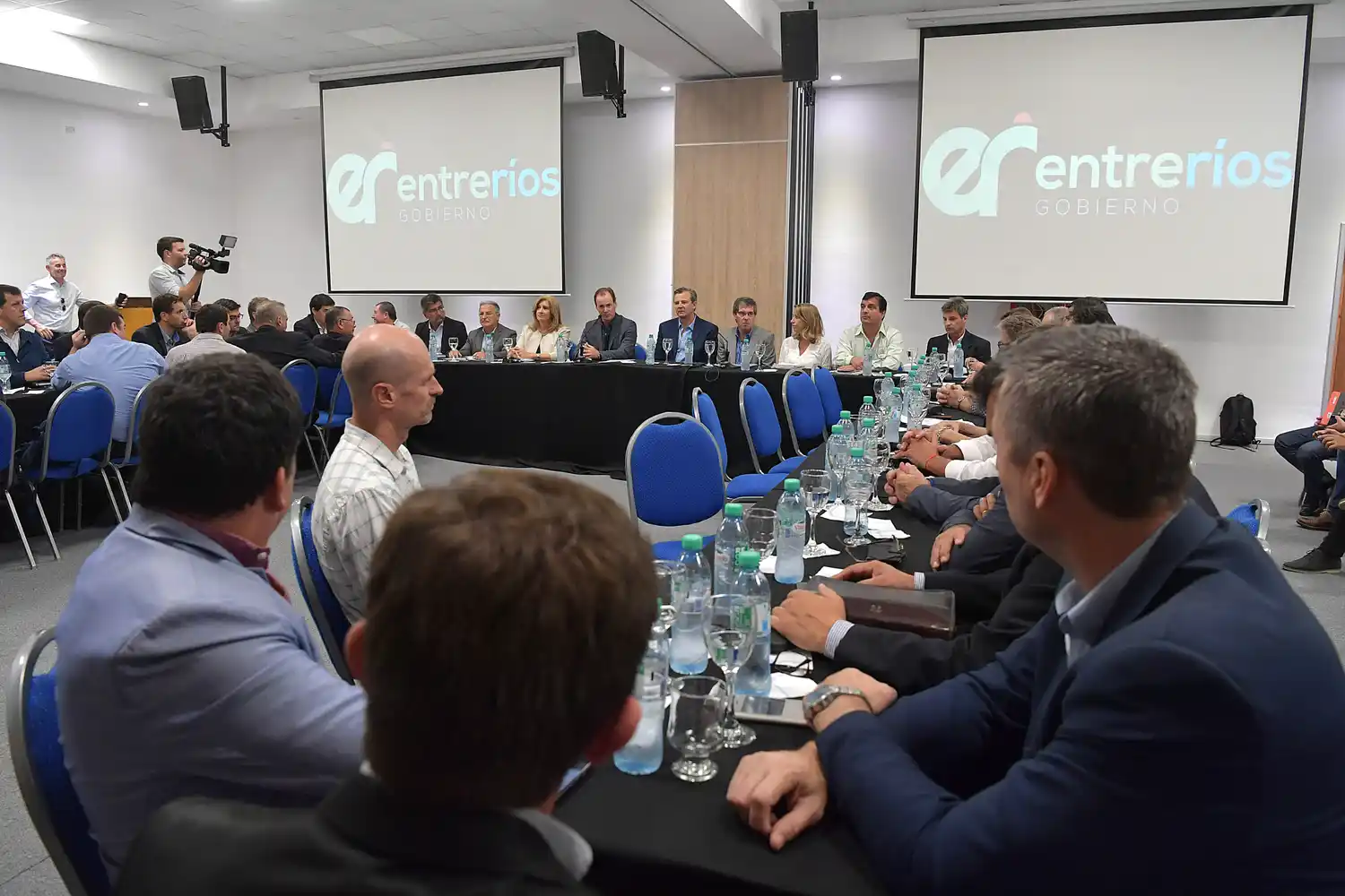 Bordet e intendentes de Cambiemos compartieron su preocupación por la tarifa eléctrica