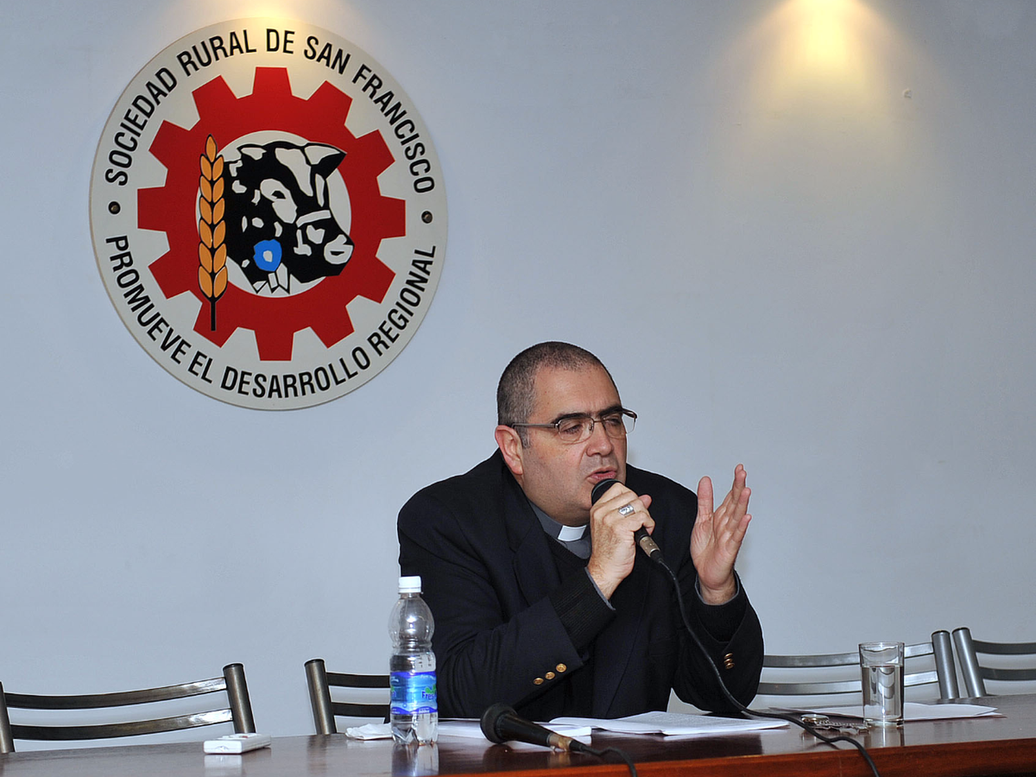 “Que un presidente no tenga hegemonía le hace muy bien a la república, dijo el obispo
