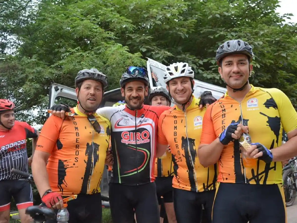 Desafío Fireman Team: Bomberos Voluntarios bicicletearon hasta Villa Concepción de El Tío