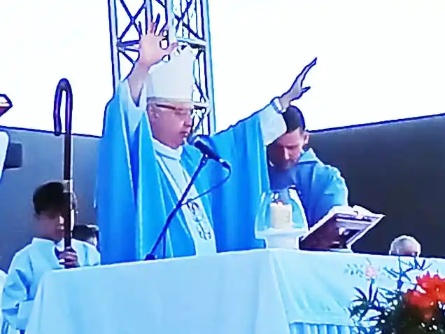 Monseñor Zurbriggen llamó a vivir la esperanza cristiana en la peregrinación diocesana de Federación