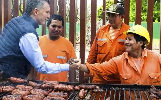 Macri estará presente en la "Superfinal" de asado de obra