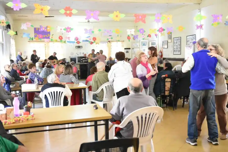 La Perinola” pasó por el hogar Magdalena de Lorenzi