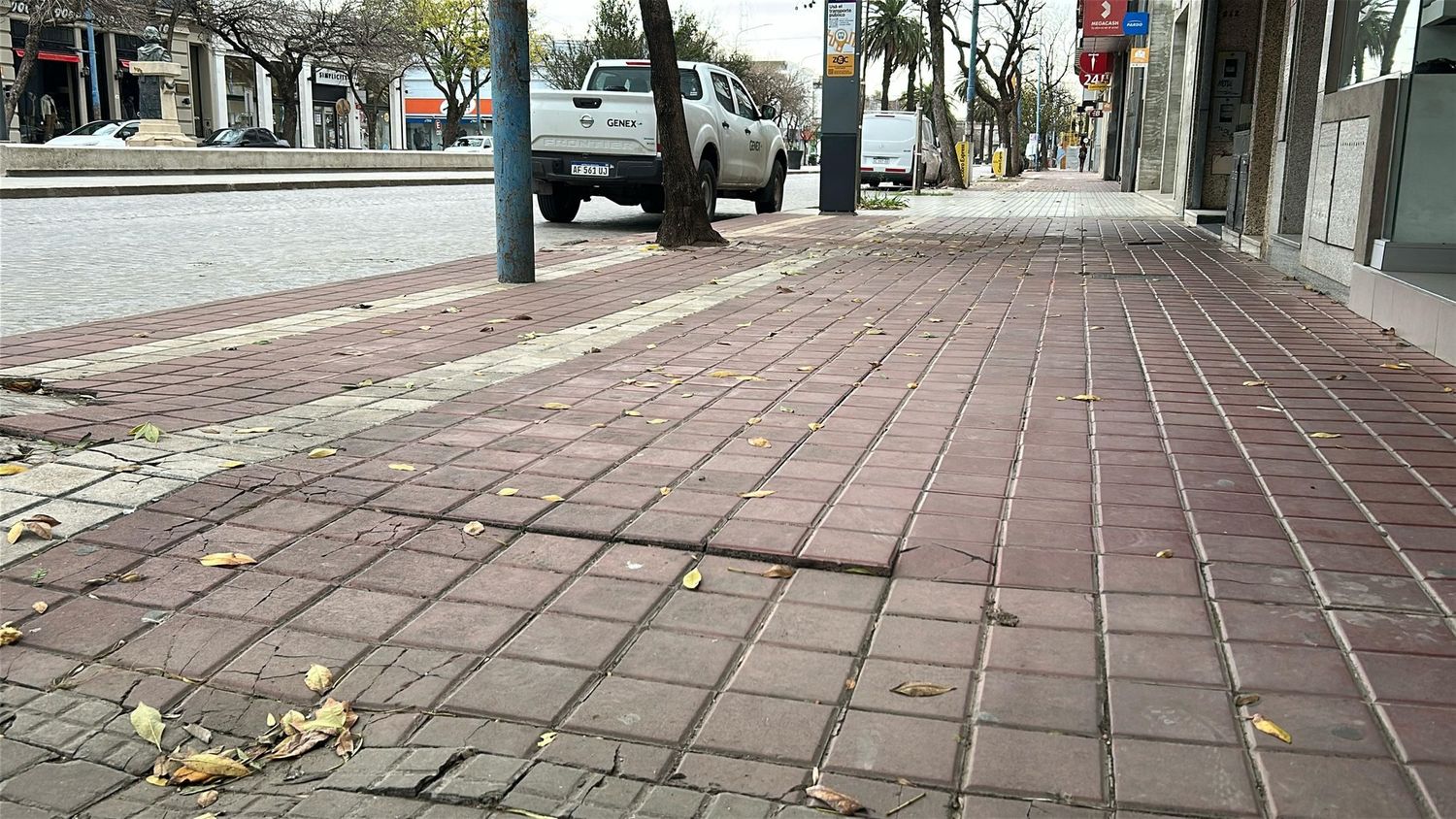vereda rota bv santa fe centro rafaela municipalidad reparación rotura mayo 2025 - 6