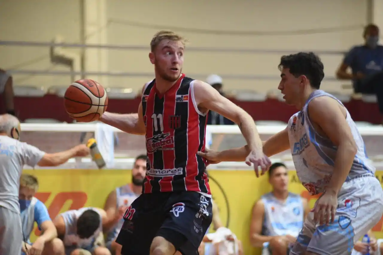 EN VIVO: Central pone primera ante Regatas