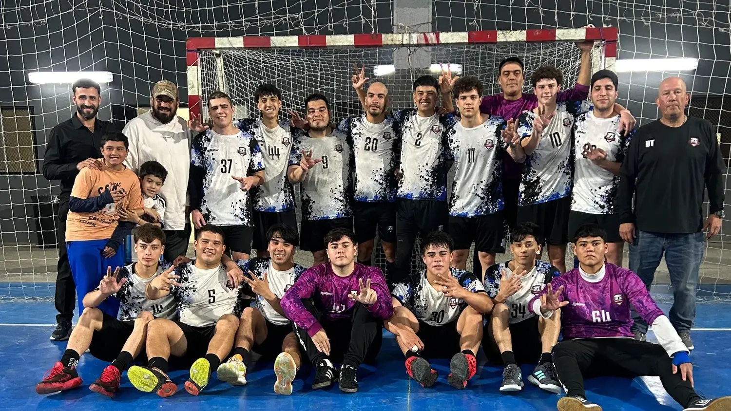 Muni Pilar celebró dos triunfos en handball