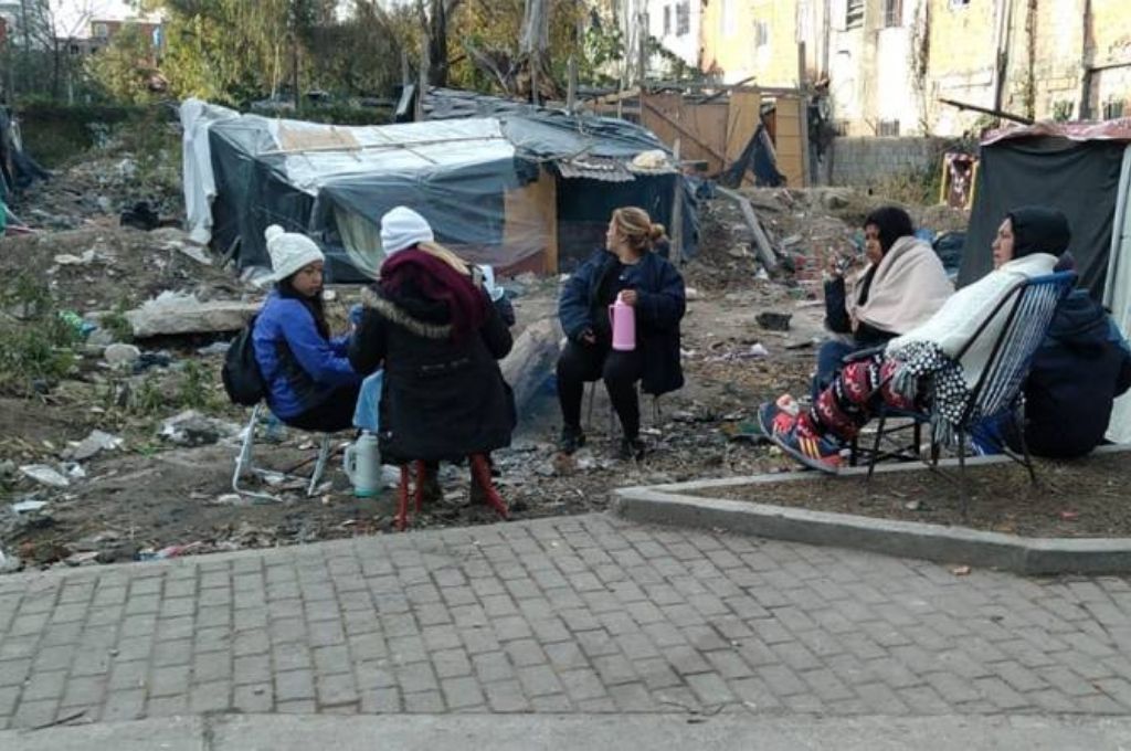 Unas 100 familias mantienen la ocupación de un predio del Barrio 31