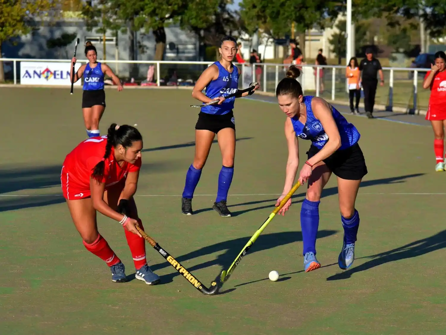 Antártida goleó en Córdoba
