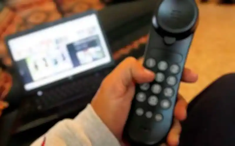 Quisieron estafarla por teléfono, no accedió a dar sus datos y la insultaron