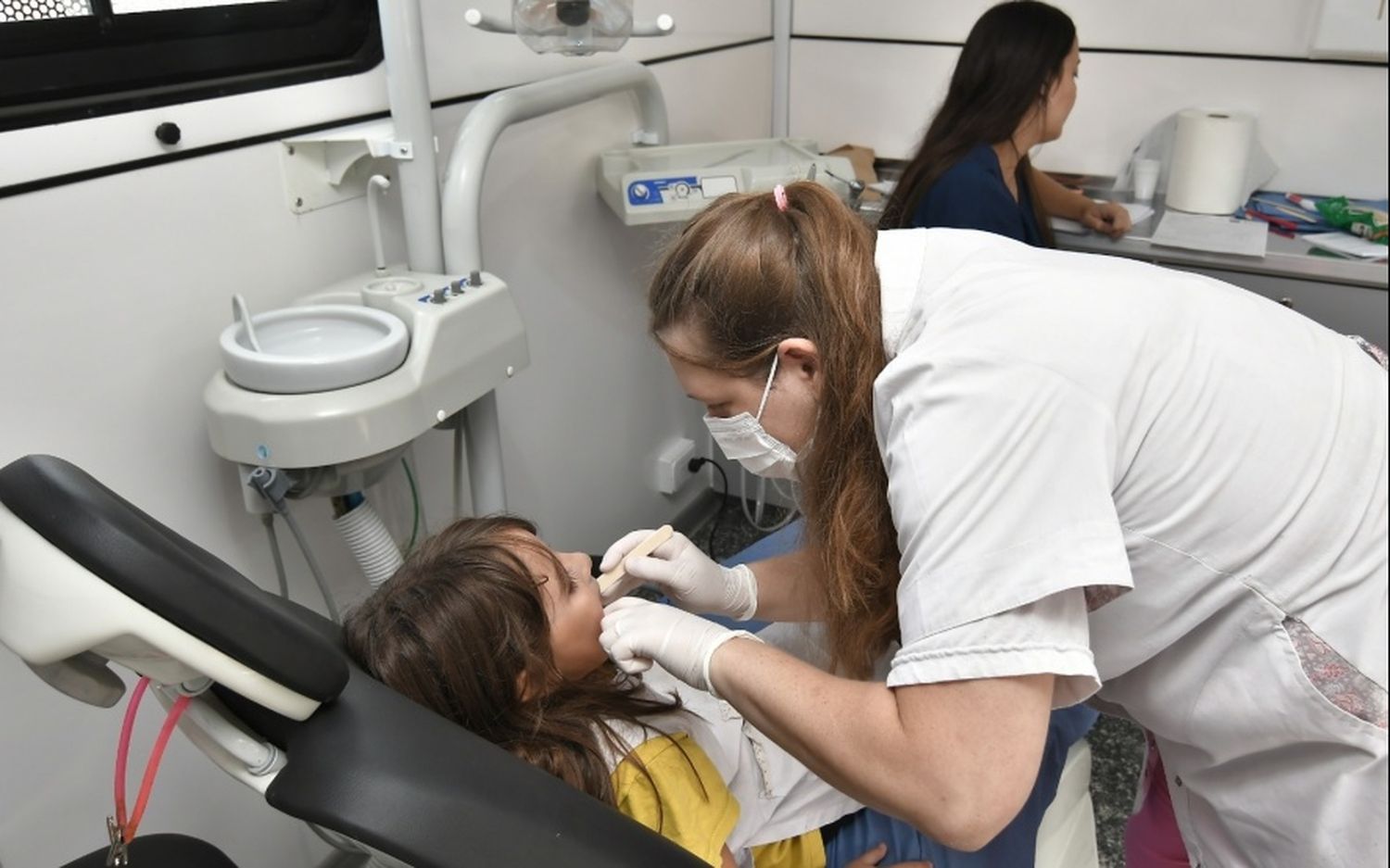 Habrá consultas odontológicas y certificados en el móvil que llegará al CIC.