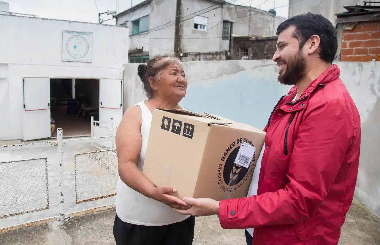 Quilmes: El municipio entregó más de diez mil productos lácteos a doce organizaciones sociales