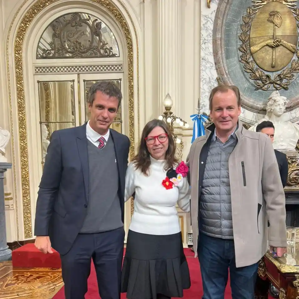 Bordet se comunicó con Batakis y estuvo presente en la asunción