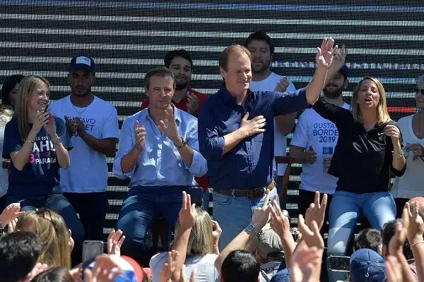 Bordet instó a los jóvenes a sumar protagonismo desde la política