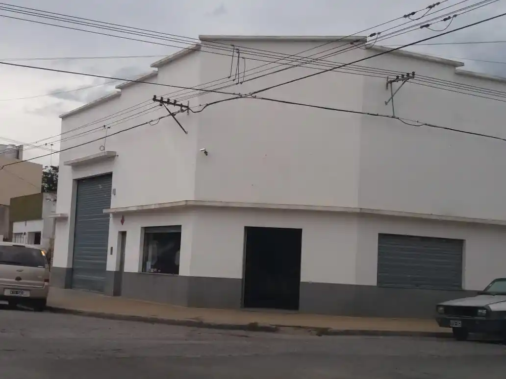 Violento asalto a una distribuidora