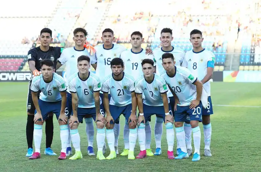 En busca del pasaje a cuartos, Argentina se enfrenta a Paraguay