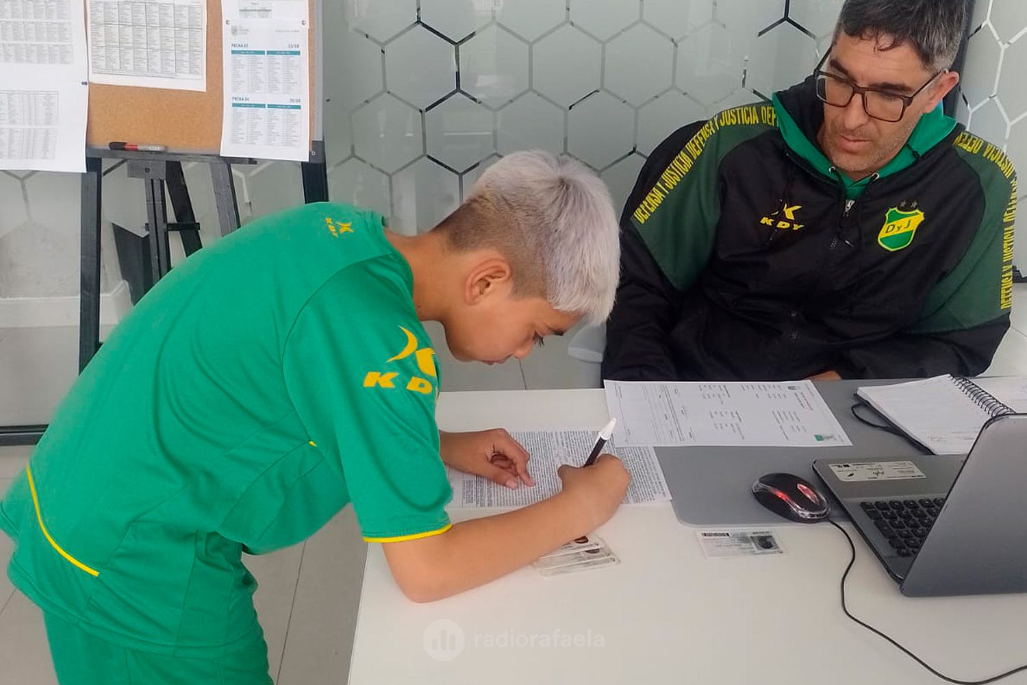 “Me aplaudieron en la escuela”: con solo 9 años, un rafaelino ya fue fichado por Defensa y Justicia