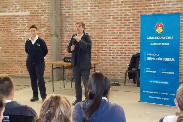 Comienza el ciclo sobre problemáticas de los menores de edad