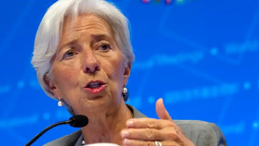 Lagarde: “La situación será dura los próximos meses”