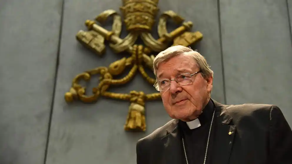 Condenan por abuso a uno de los consejeros del Papa